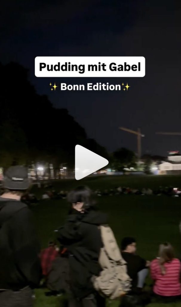 Social-Media-Trend: Puddingtreffen mit Gabeln im Bonner Hofgarten 